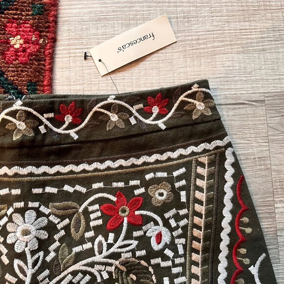 NWT Francesca’s Rosie Embroidered Scallop Hem Mini Skirt Olive Army Green Size M - Picture 6 of 9